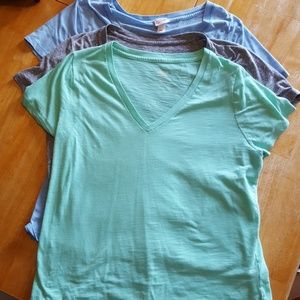 Mossimo bundle of 3 V-neck tee' s size XXL